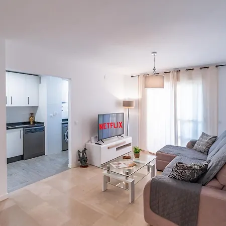 Apartment Casa Playa Guadalmar, Beautiful In Front Of The Sea, Wifi, Ac, Smart Tv, Private Parking