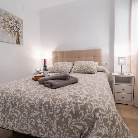 Casa Playa Guadalmar, Beautiful In Front Of The Sea, Wifi, Ac, Smart Tv, Private Parking Apartment Malaga