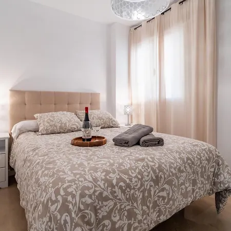 Casa Playa Guadalmar, Beautiful In Front Of The Sea, Wifi, Ac, Smart Tv, Private Parking Apartment Malaga