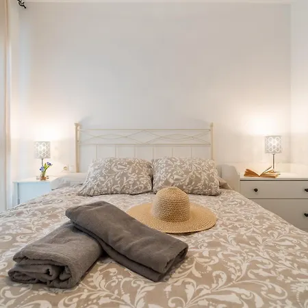 Casa Playa Guadalmar, Beautiful In Front Of The Sea, Wifi, Ac, Smart Tv, Private Parking Malaga