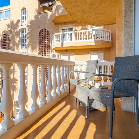 Casa Playa Guadalmar, Beautiful In Front Of The Sea, Wifi, Ac, Smart Tv, Private Parking Malaga