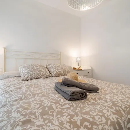 Casa Playa Guadalmar, Beautiful In Front Of The Sea, Wifi, Ac, Smart Tv, Private Parking Apartment *