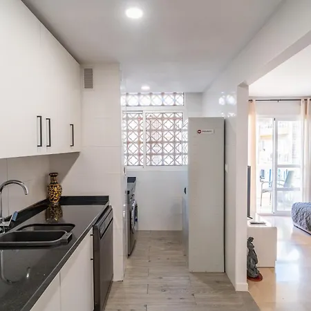 Casa Playa Guadalmar, Beautiful In Front Of The Sea, Wifi, Ac, Smart Tv, Private Parking Malaga
