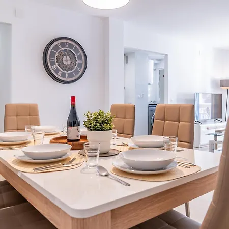 Casa Playa Guadalmar, Beautiful In Front Of The Sea, Wifi, Ac, Smart Tv, Private Parking Apartment Malaga